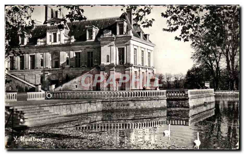 Fontainebleau — Das Schloss: Der Flügel der alten Komödie und der Hof der Fontäne mit Karpfen — Yves Hodbert