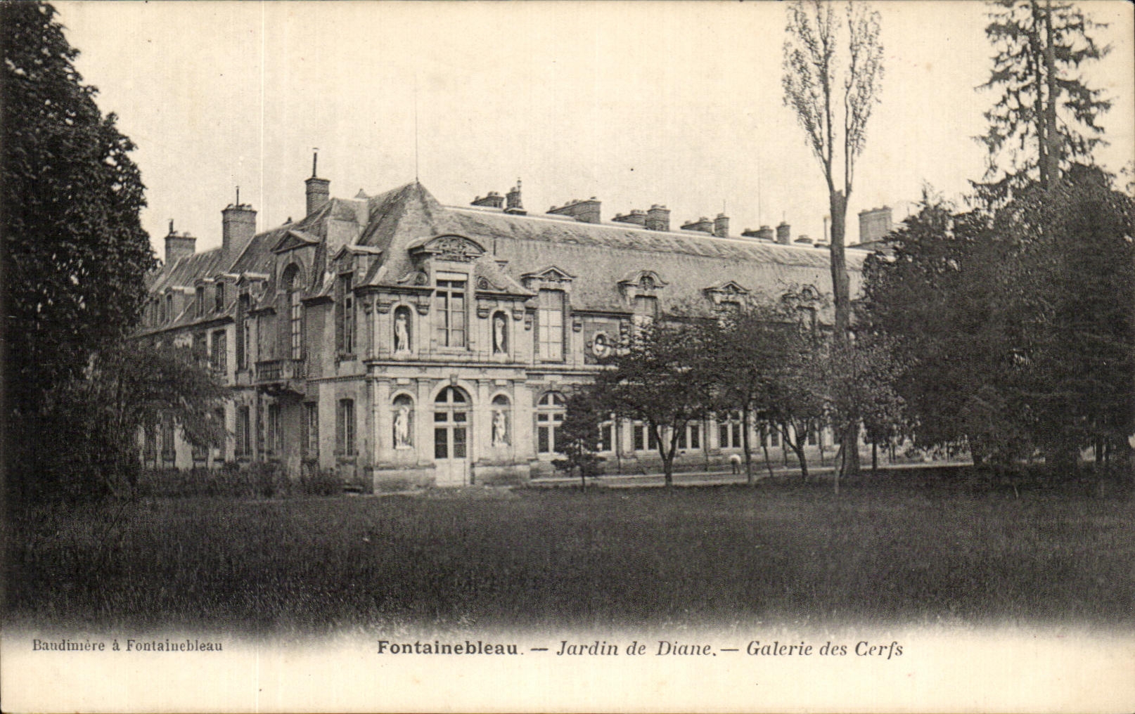 Fontainebleau — Garten von Diane — Galerie der Hirsche — Baudimière in Fontainebleau