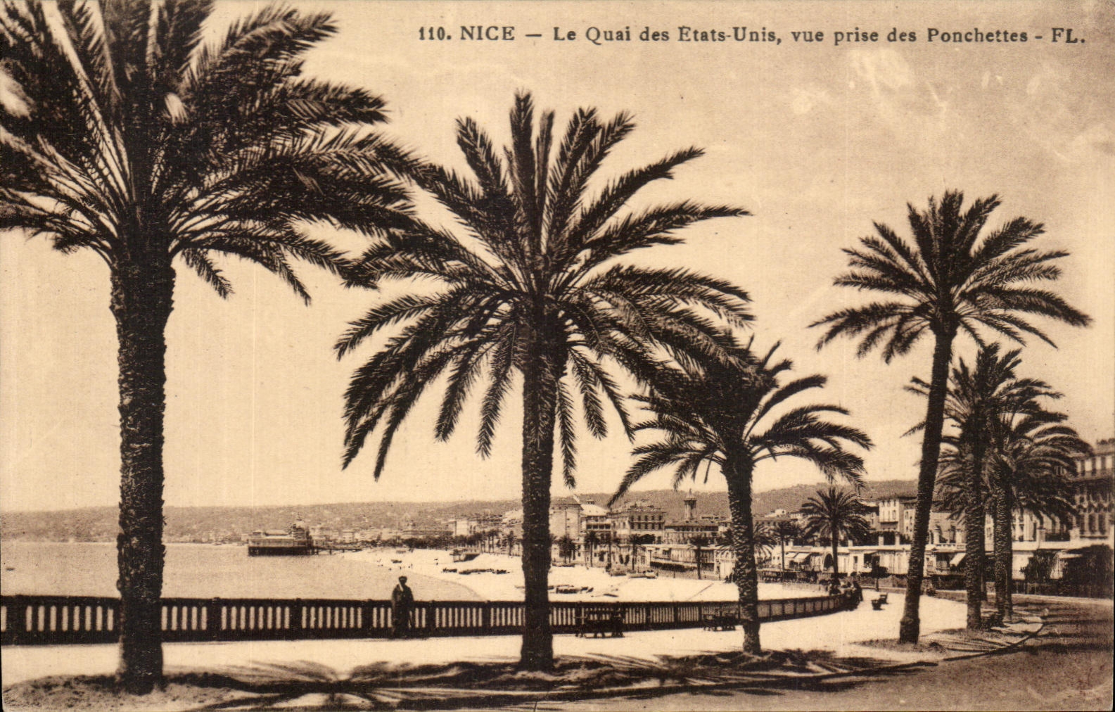 CPA Nice Le Quai des Etats Unis vue prise des Ponchettes