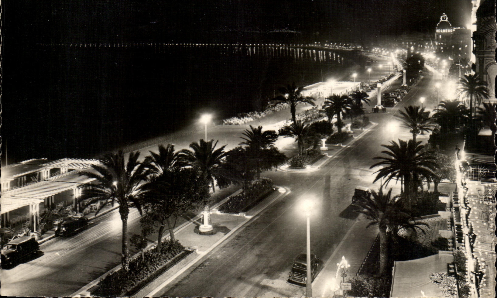 CPA Cote D Azur Nice la nuit La Promenade des Anglais
