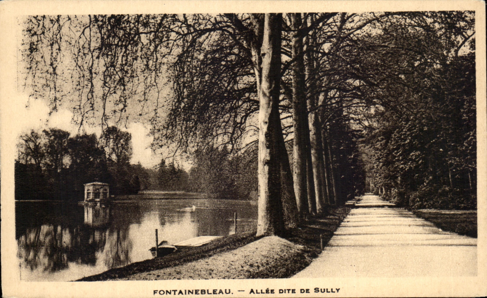 Fontainebleau — Allée dite de Sully — editor no visible