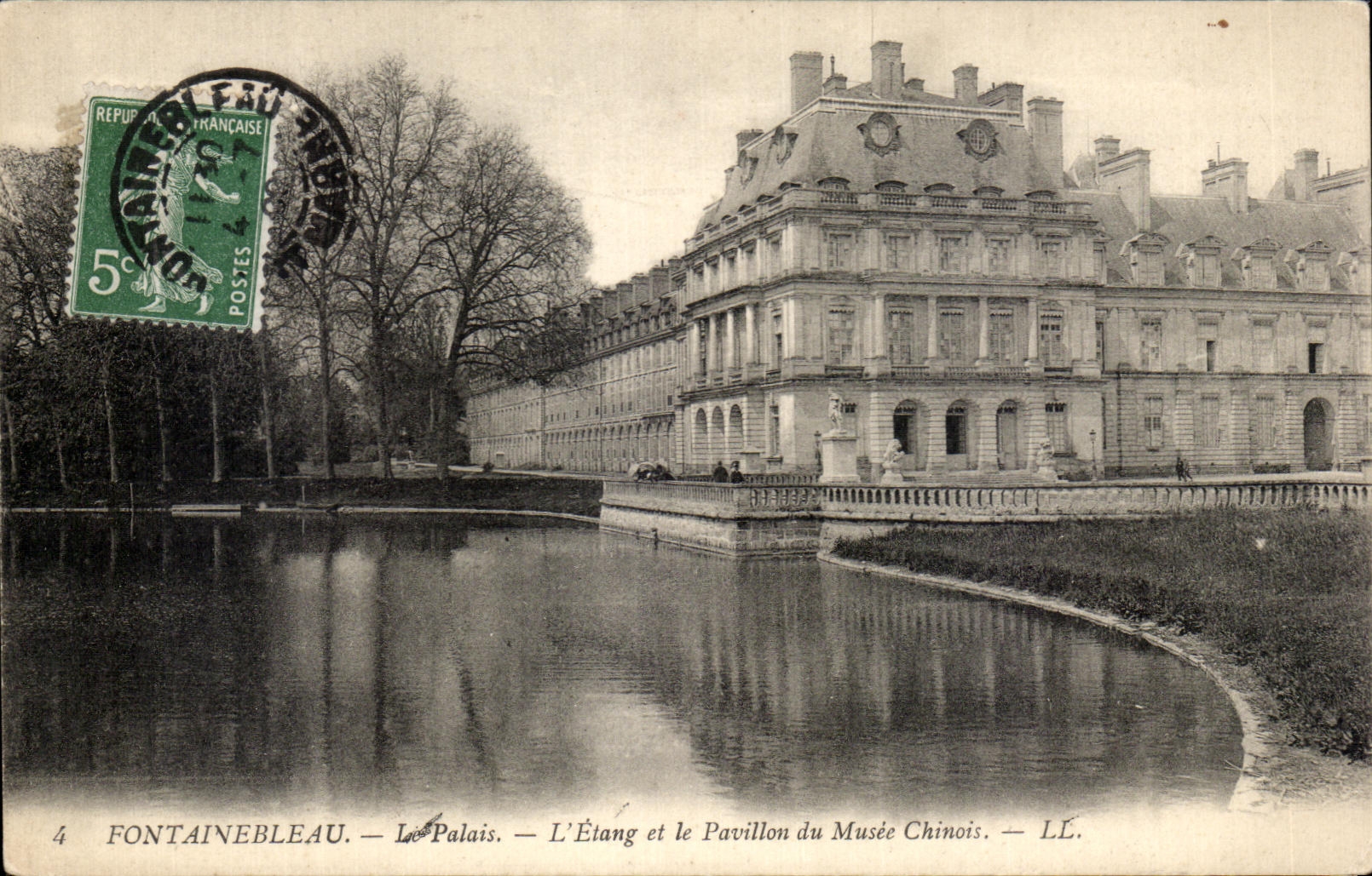 Fontainebleau — Le Palais, L'Étang et le Pavillon du Musée Chinois — LL.