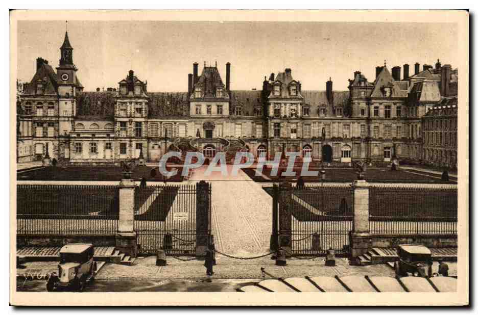 Palais de Fontainebleau — Cour des Adieux ou du Cheval-Blanc — Éditions d'Art Yvon
