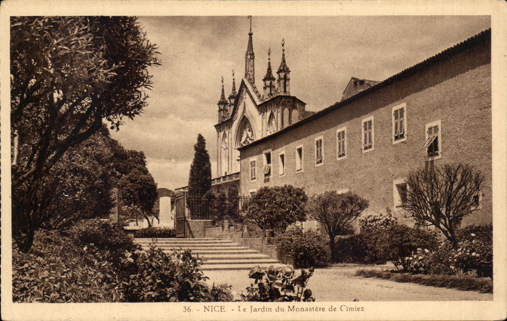 CPA Nice Le Jardin du Monastere de Cimiez