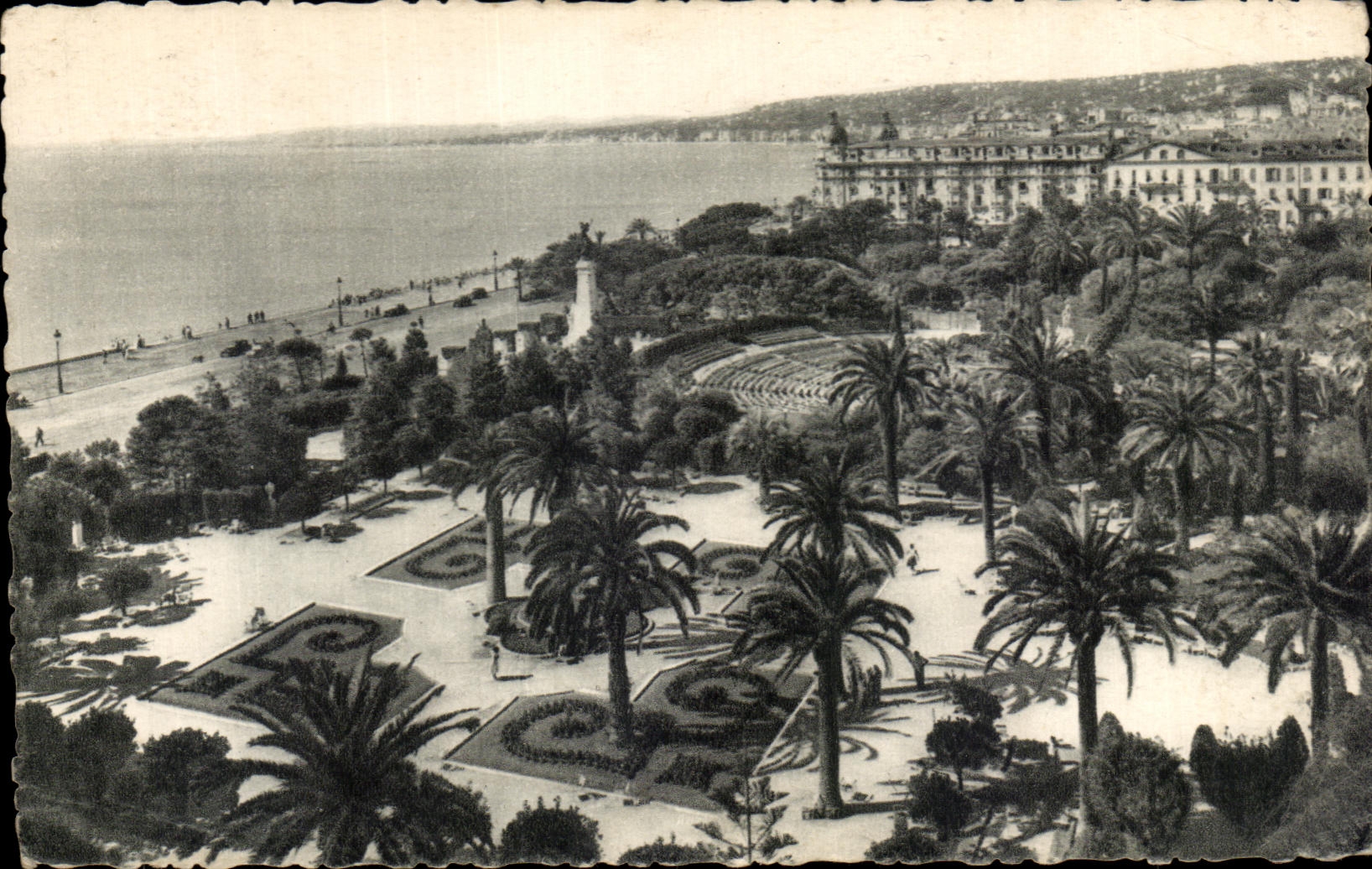 CPA Nice Les Jardins Albert et le Thearte de Verdure