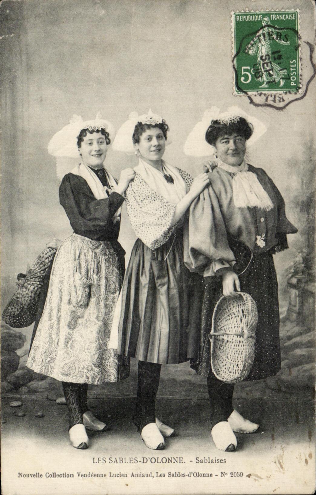Les Sables-d'Olonne - Sablaises — Nouvelle Collection Vendéenne Lucien Amiaud, N° 2059