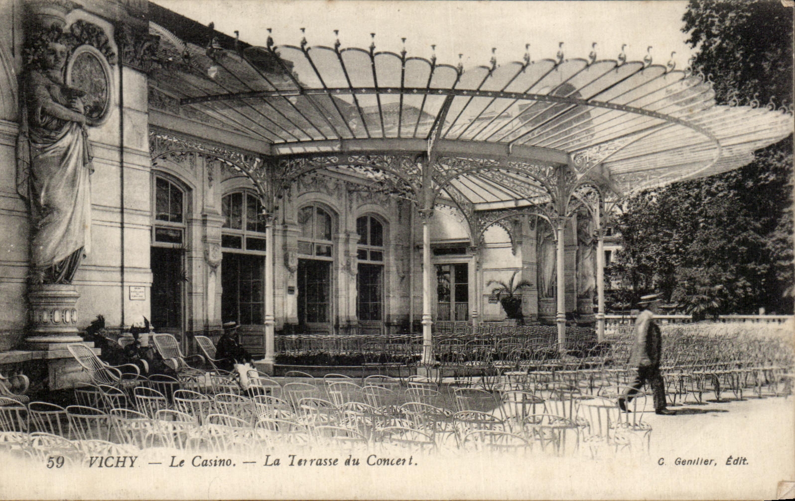 CPA Vichy Le Casino La Terrasse du Concert