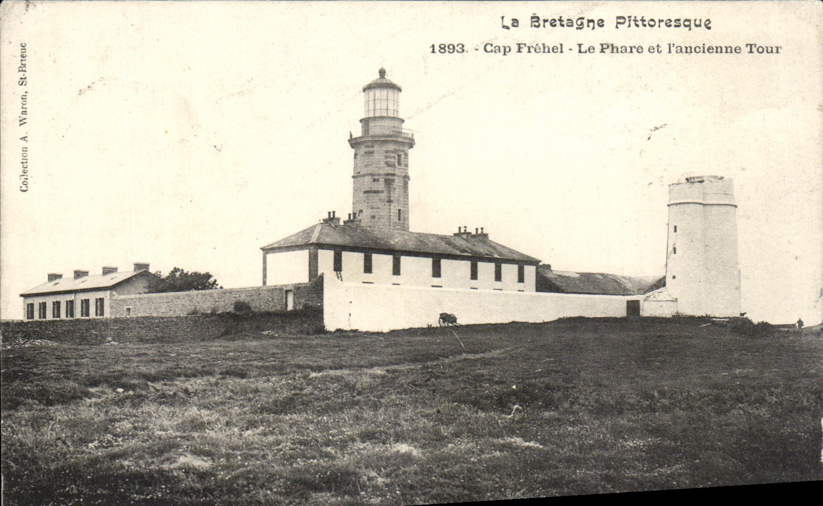 CPA La Bretagne Pittoresque Cap Frehel Le Phare et L Ancienne Tour