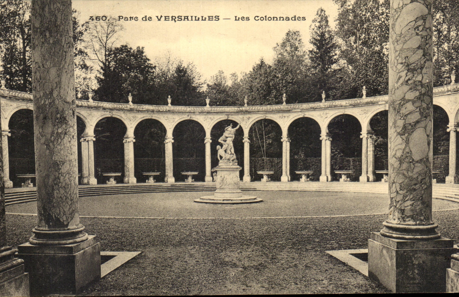 CPA Parc de Versailles Les colonnades