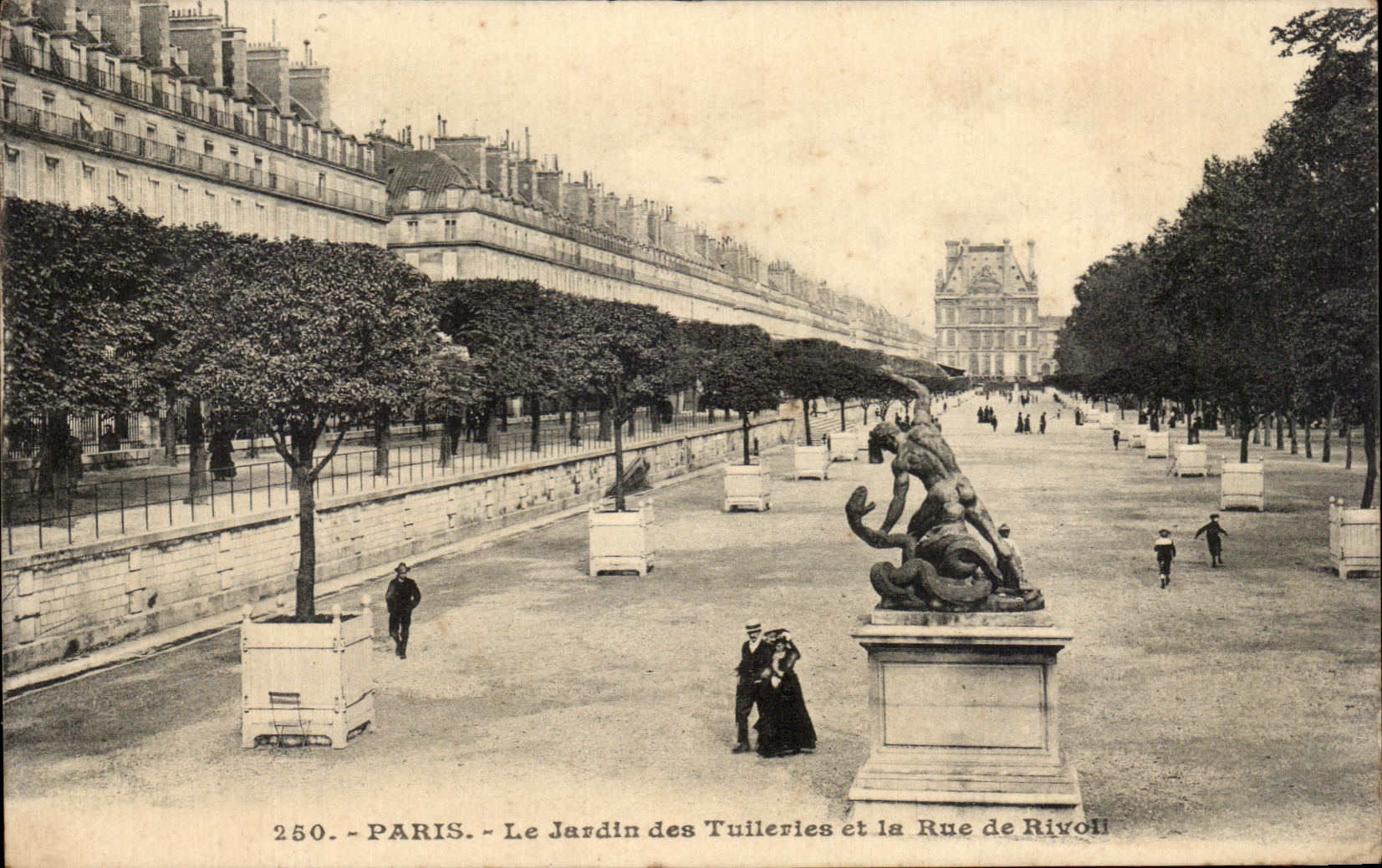 CPA Eglise Le Jardin des Tuileries la Rue de Rivoli Louvre