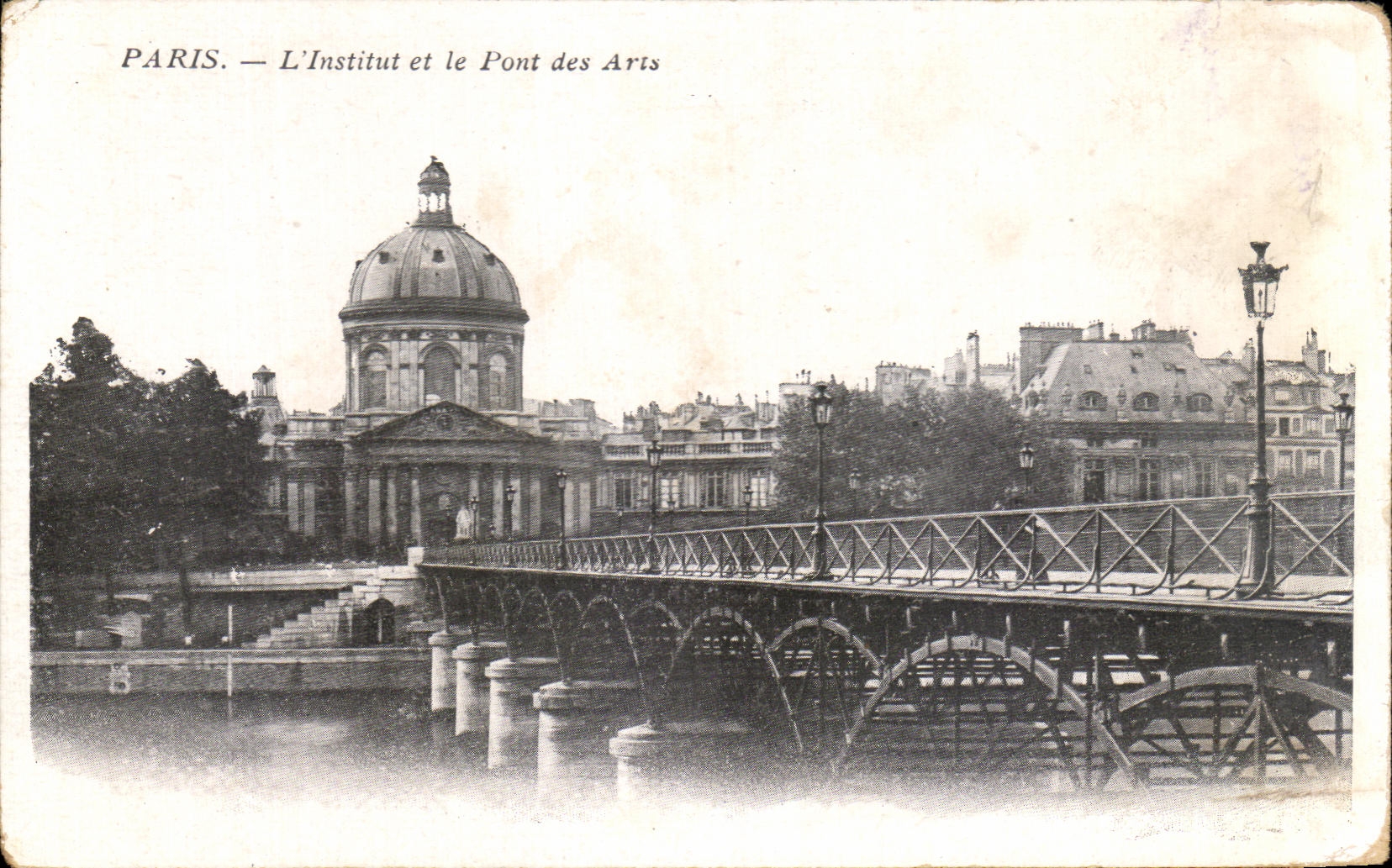 CPA Paris l Institut et le Pont des Arts
