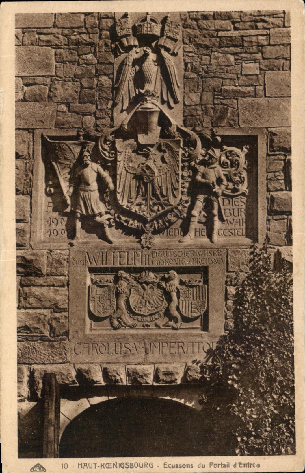 CPA Haut Koenigsbourg Ecussons du Portail d Entree