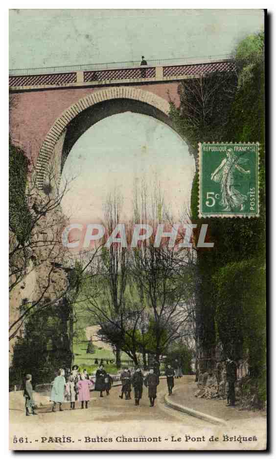 CPA Paris Buttes Chaumont Le Pont de Briques Enfants