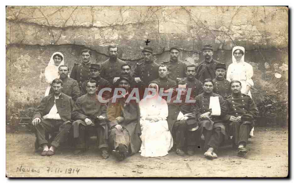 Nœvers — groep soldaten en verpleegsters — gedateerd 7.11.1914