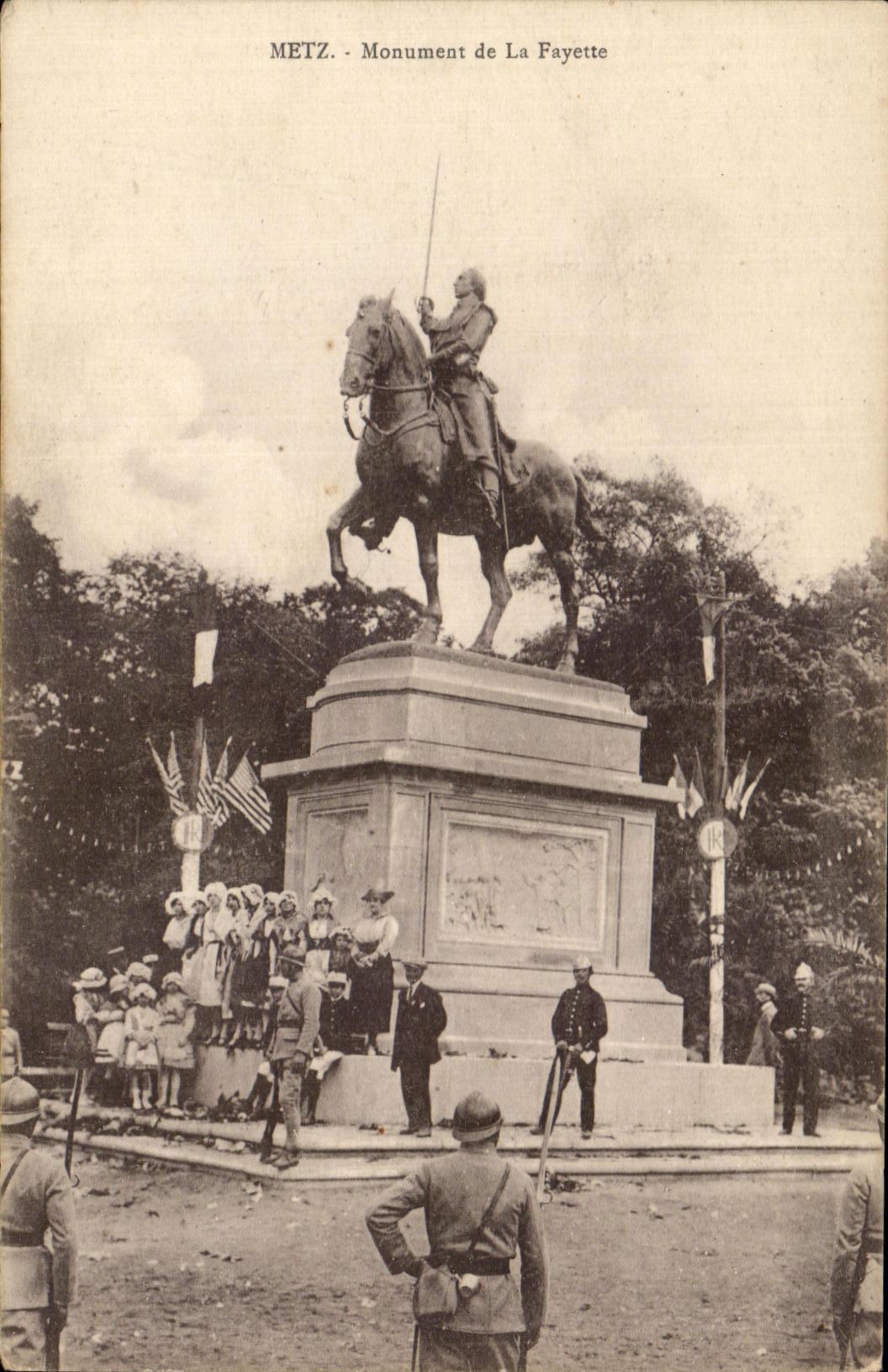 CPA Metz Monument de la Fayette