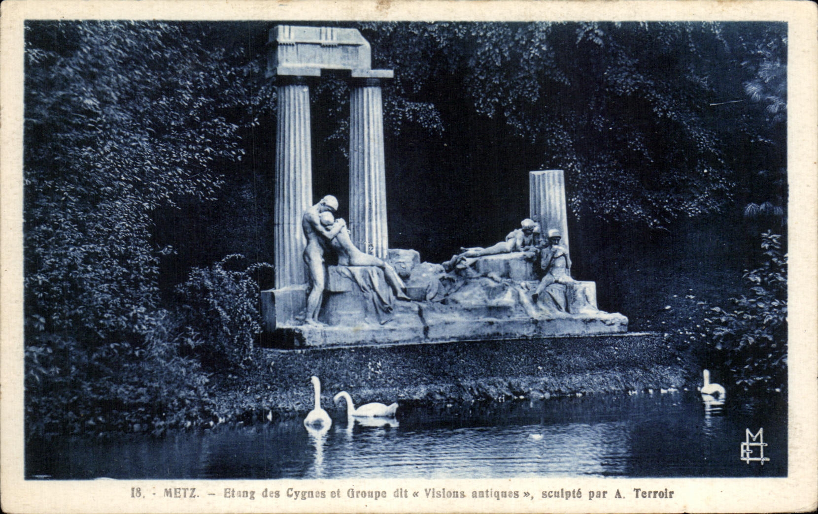 Metz - Etang des Cygnes et Groupe dit « Visions antiques », sculpté par A. Terroir