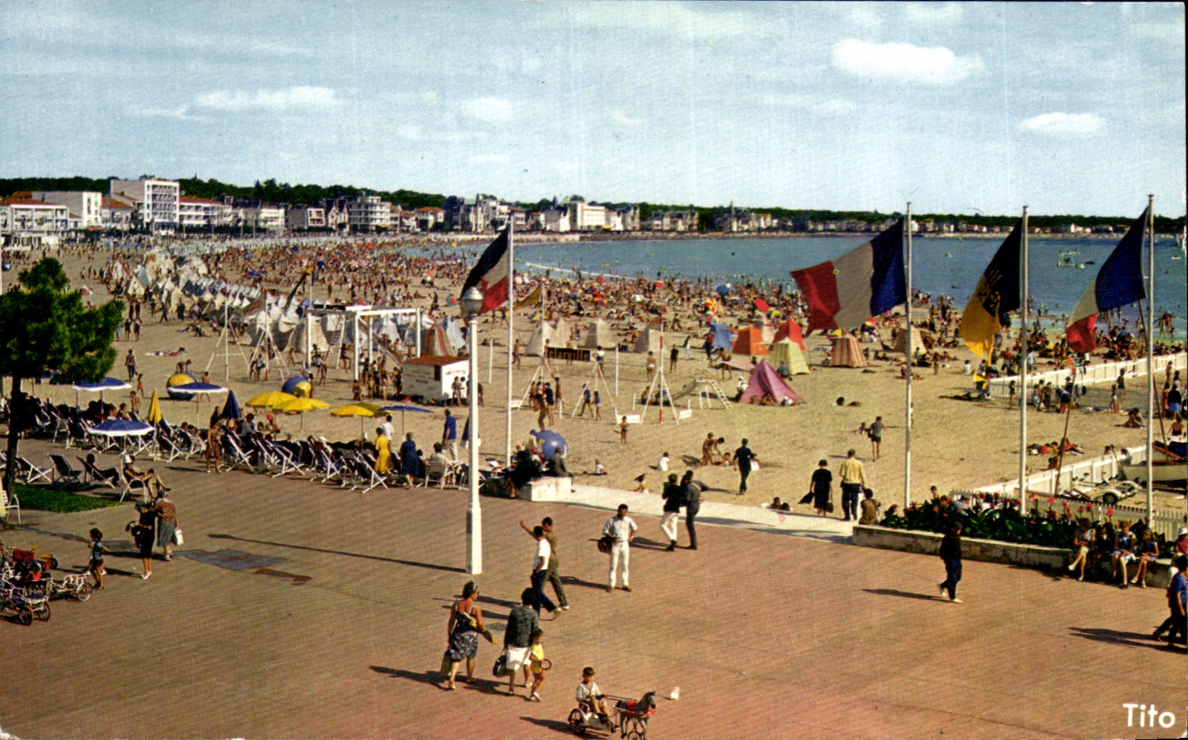 Royan — La plage vue du Portique — M. Berjaud, 8 rue des Frères-Bonie, Bordeaux