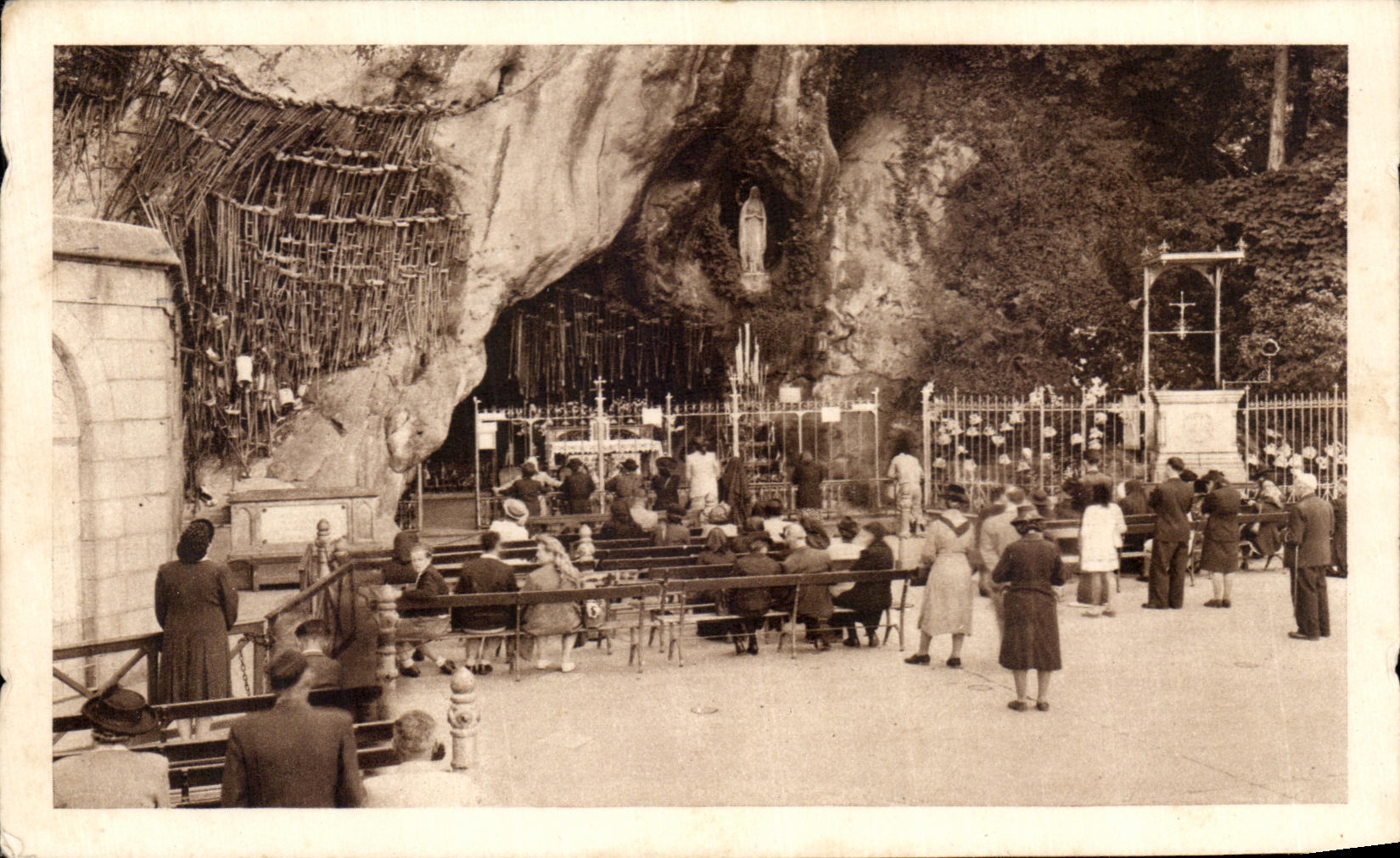 CPA Lourdes La Grotte The Grotto