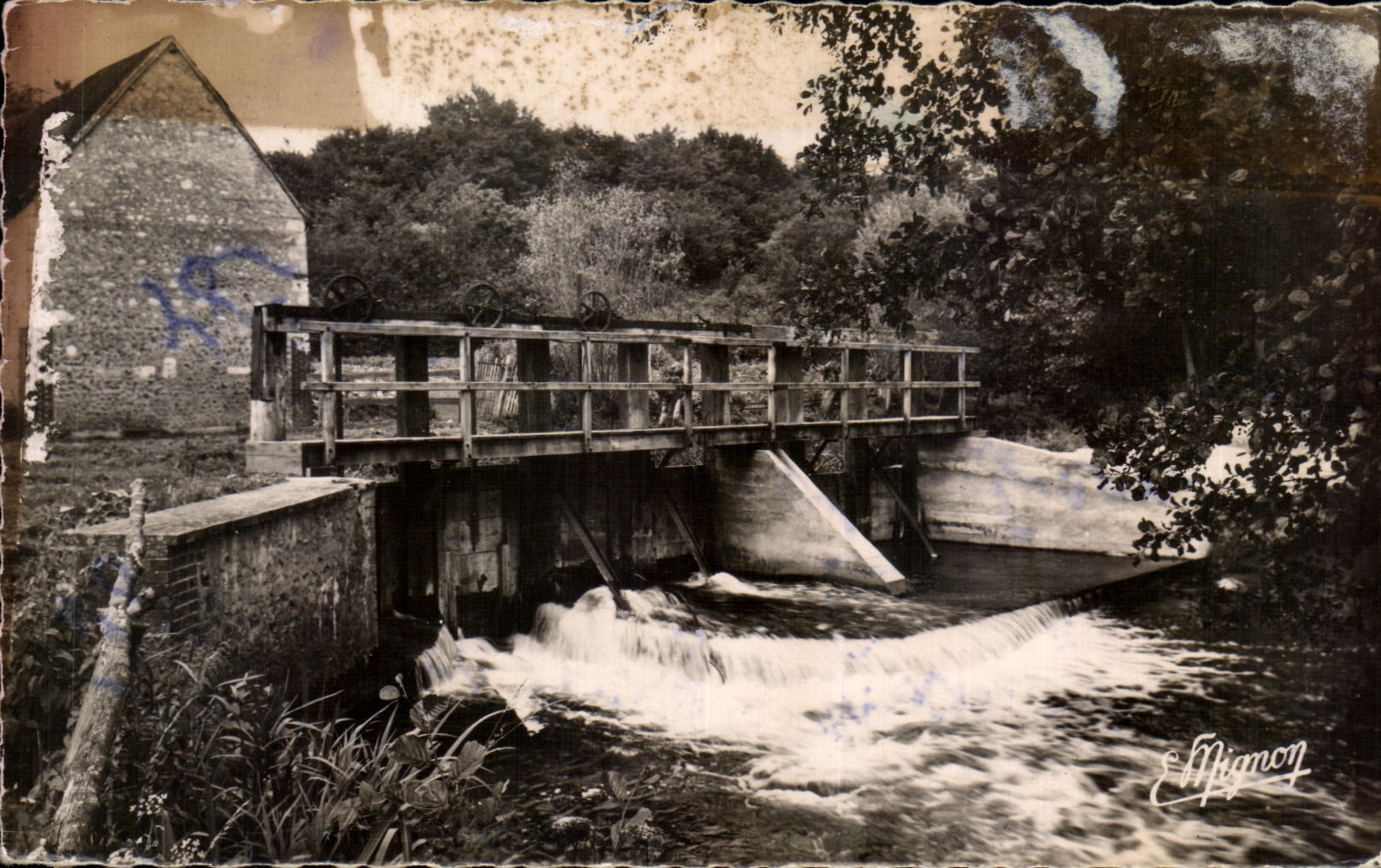 CPA Conde Sur Huisne Chute de I Huisne du Moulin de Grignan
