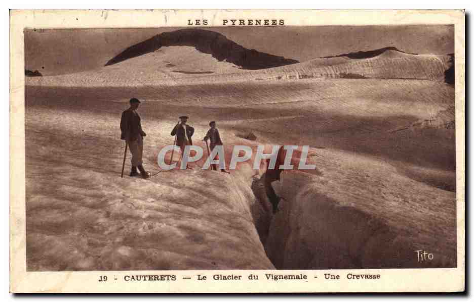 Cauterets — Le Glacier du Vignemale — Une Crevasse — Tito