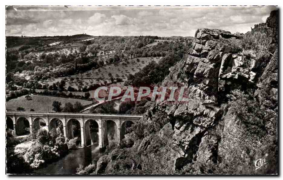 CPA La Suisse Normande La vallee de I Orne a Clecy