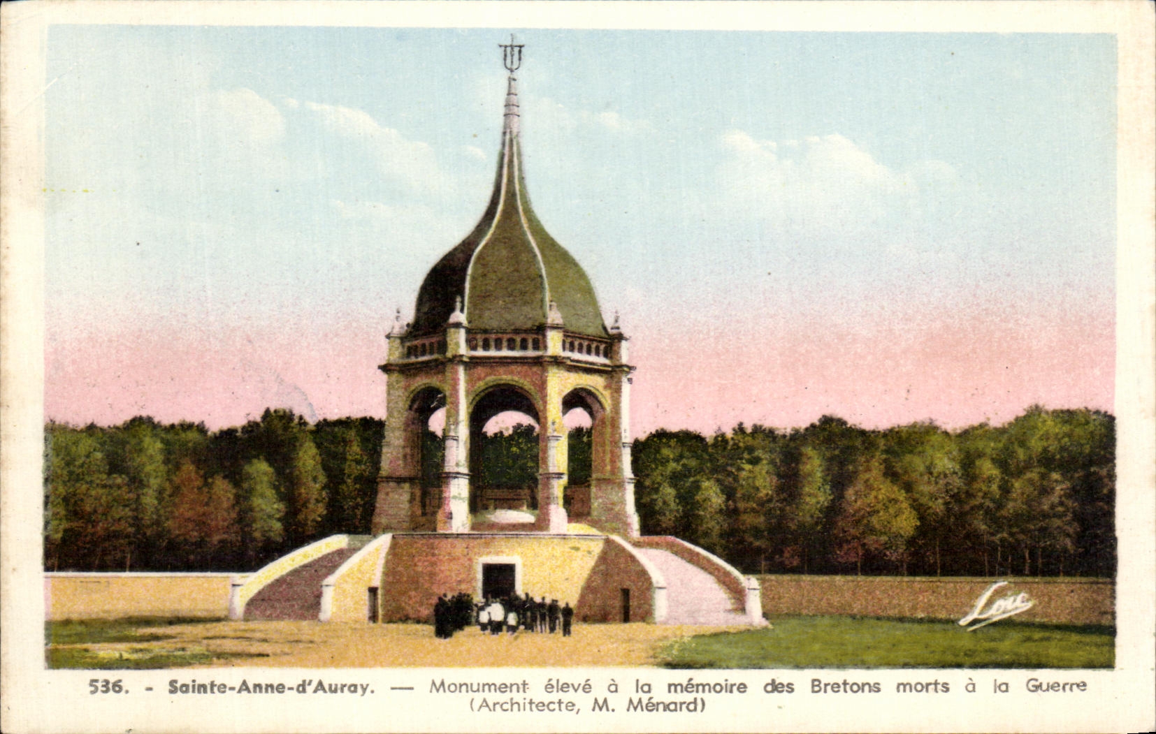 CPA Saint Anne d Auray Monument eleve a la Memoire des Bretons morts a la Guerre 