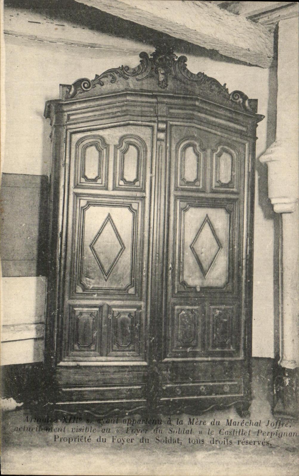CPA Armoire ayant appartenu a la mere du Marechal Joffre Perpignan