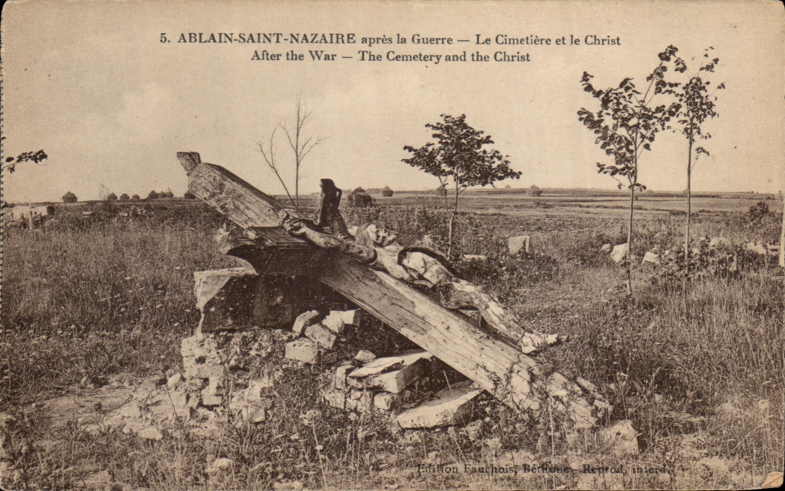 CPA Ablain Saint Nazaire apres la Guerre Le Cimetiere et le Christ After the War The Cemetery and the Christ