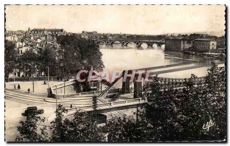 CPA Toulouse Vue sur la Garonne Pont Saint Pierre et Pont Neuf