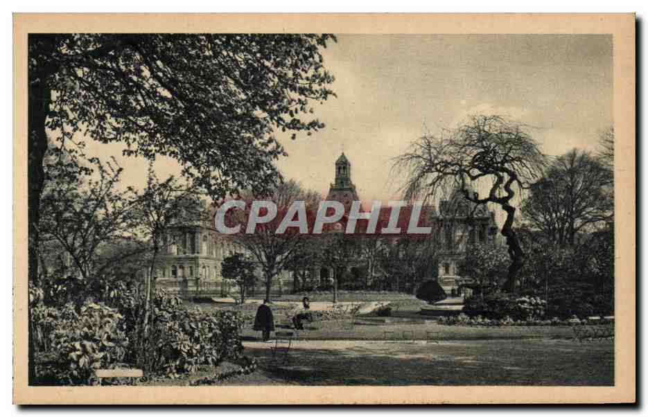 CPA Le Havre L Hotel de Ville et le Jardin the Town Hall and grounds