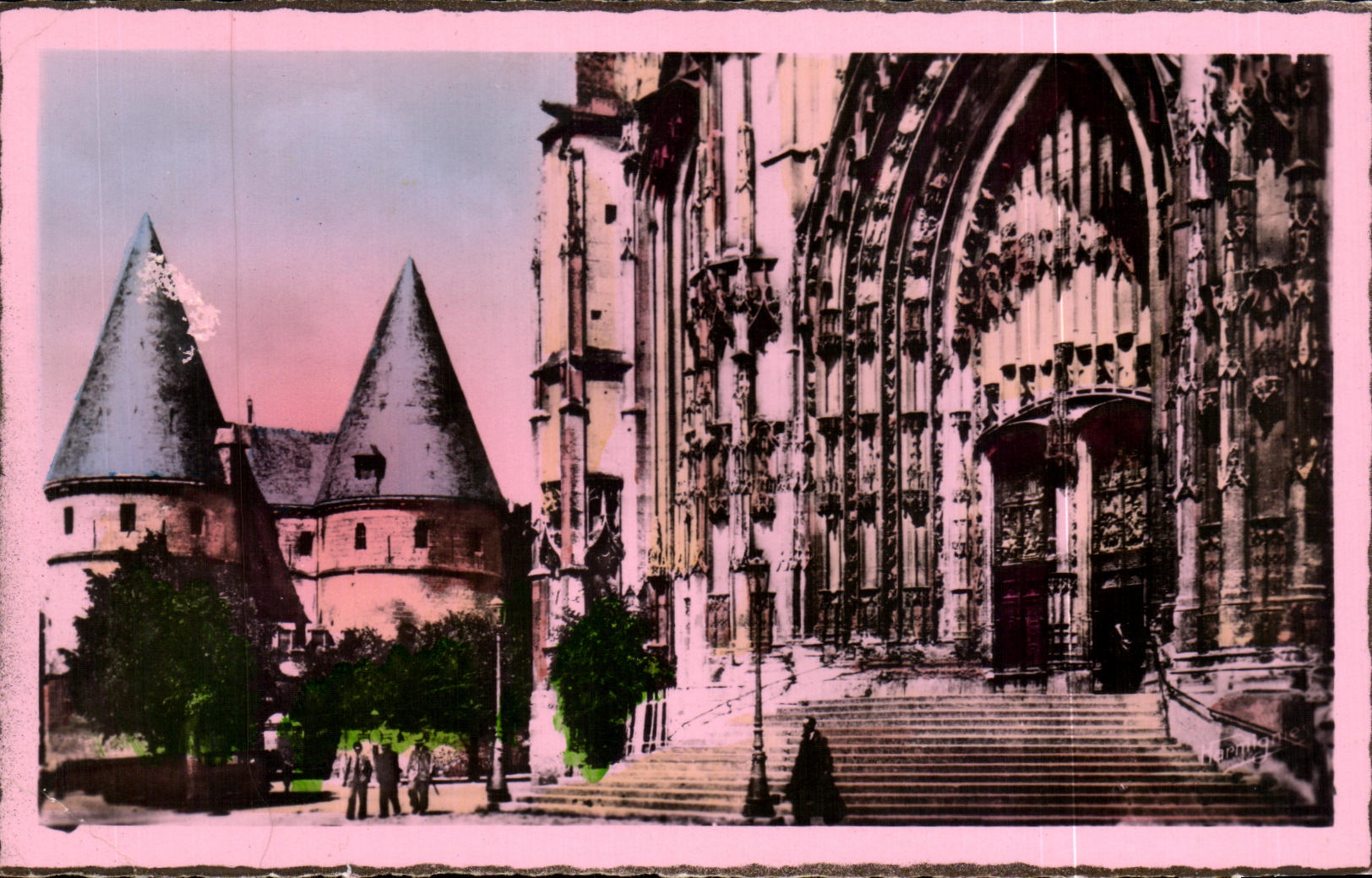 CPA Beauvais La Cathedrale et le Palais de Justlce