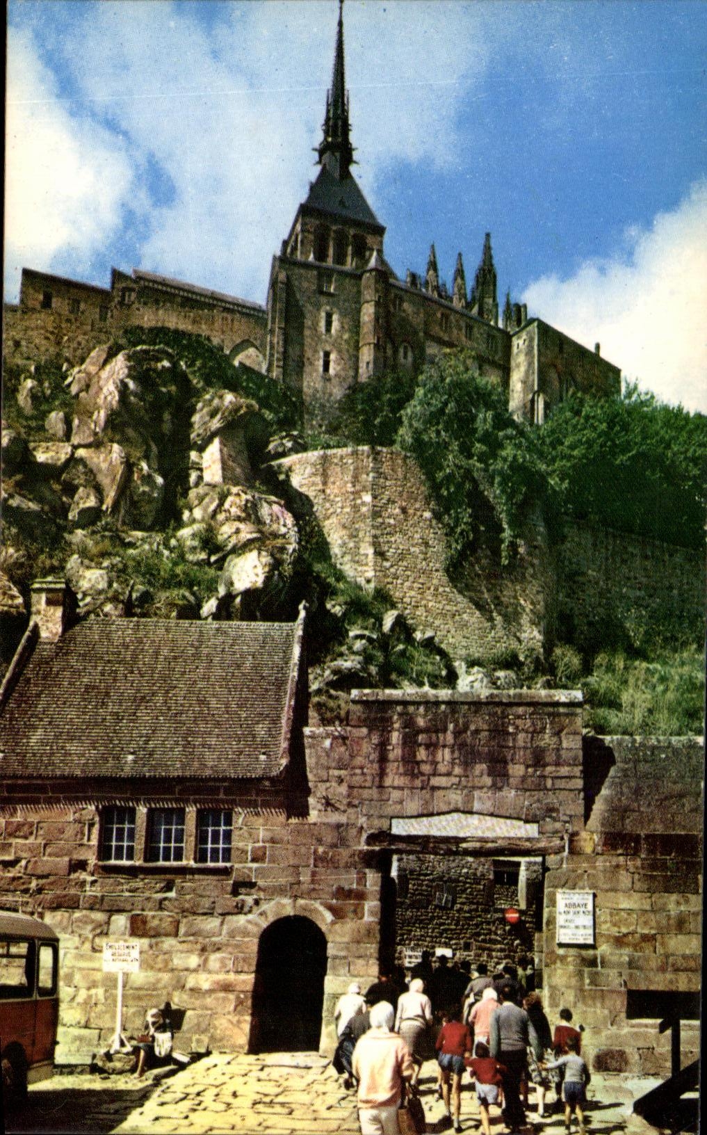 CPA L entree au Mont Saint Michel