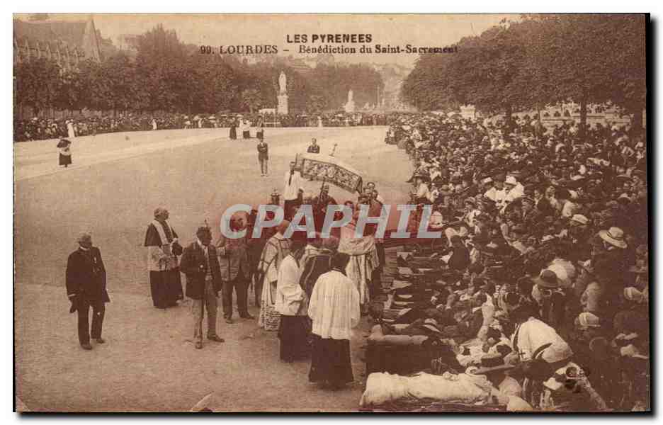 CPA Lourdes Funiculaire du Pic du Jer la vallee d argeles vue du viaduc
