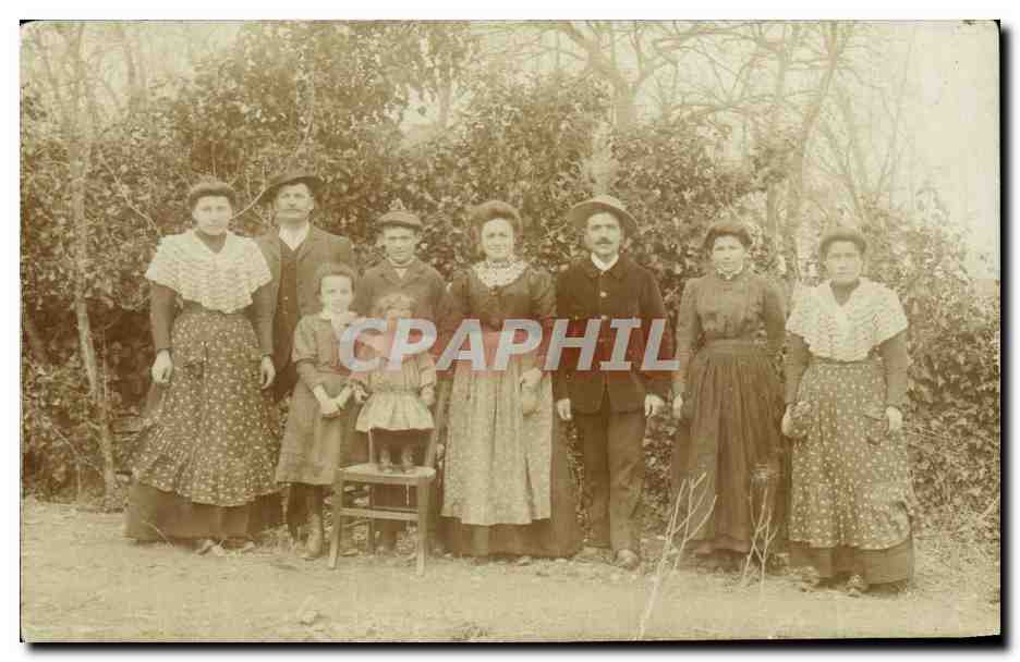 CARTE PHOTO Hommes et femmes Paysans Folklore 