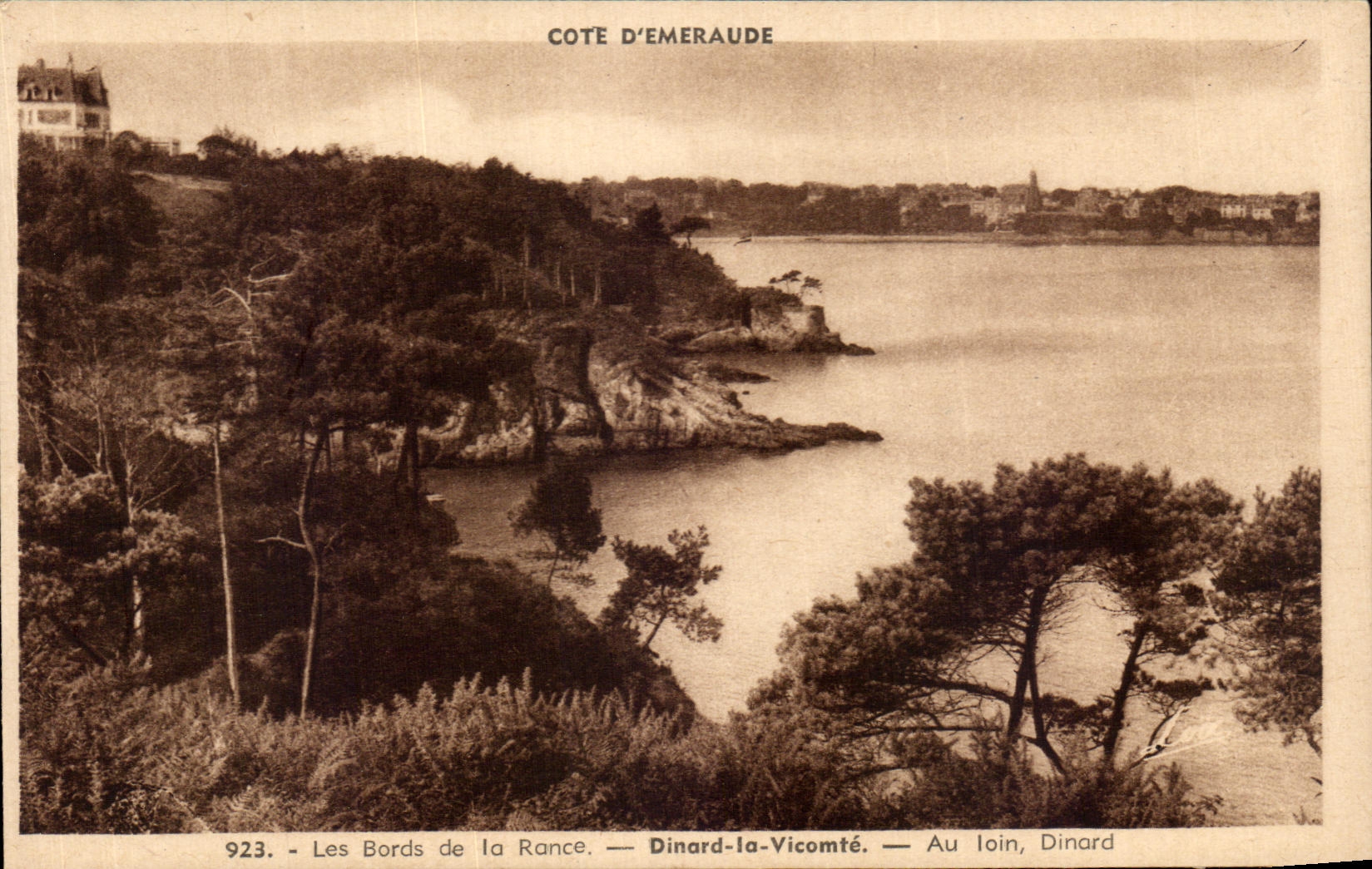 Les Bords de la Rance — Dinard-la-Vicomté — Au loin, Dinard — Côte d'Émeraude