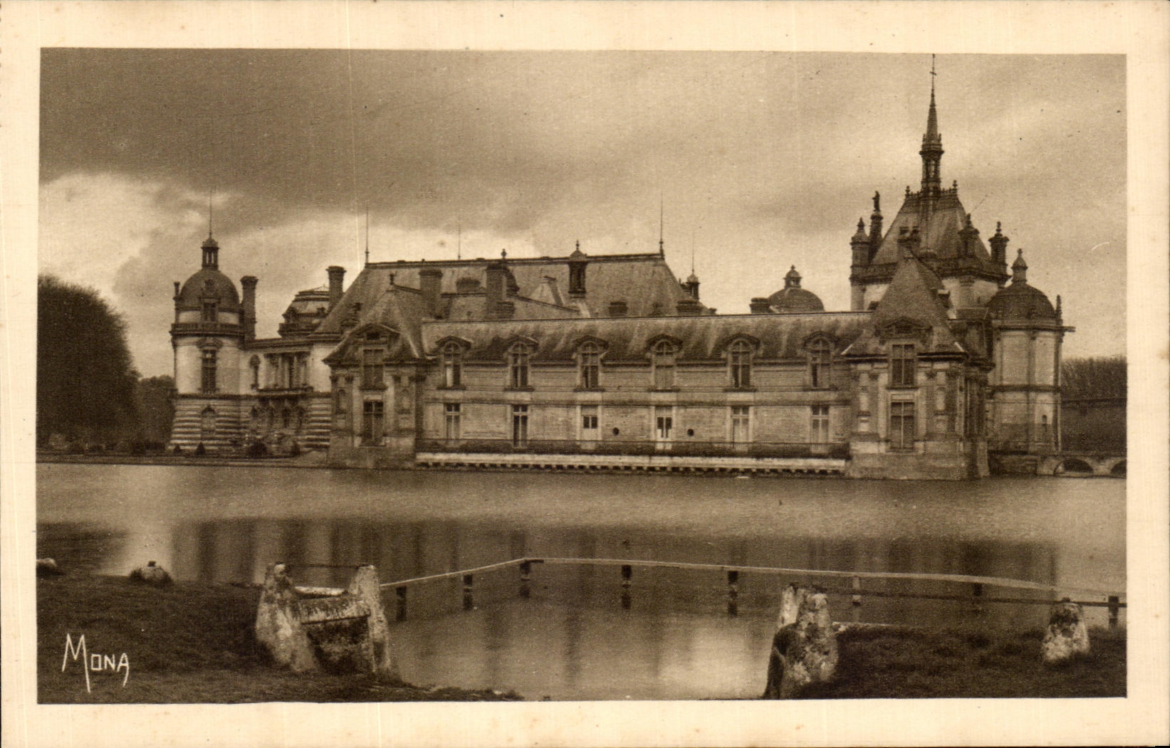 Château de Chantilly — Petit Château et Tour du Trésor — Mona, n°852