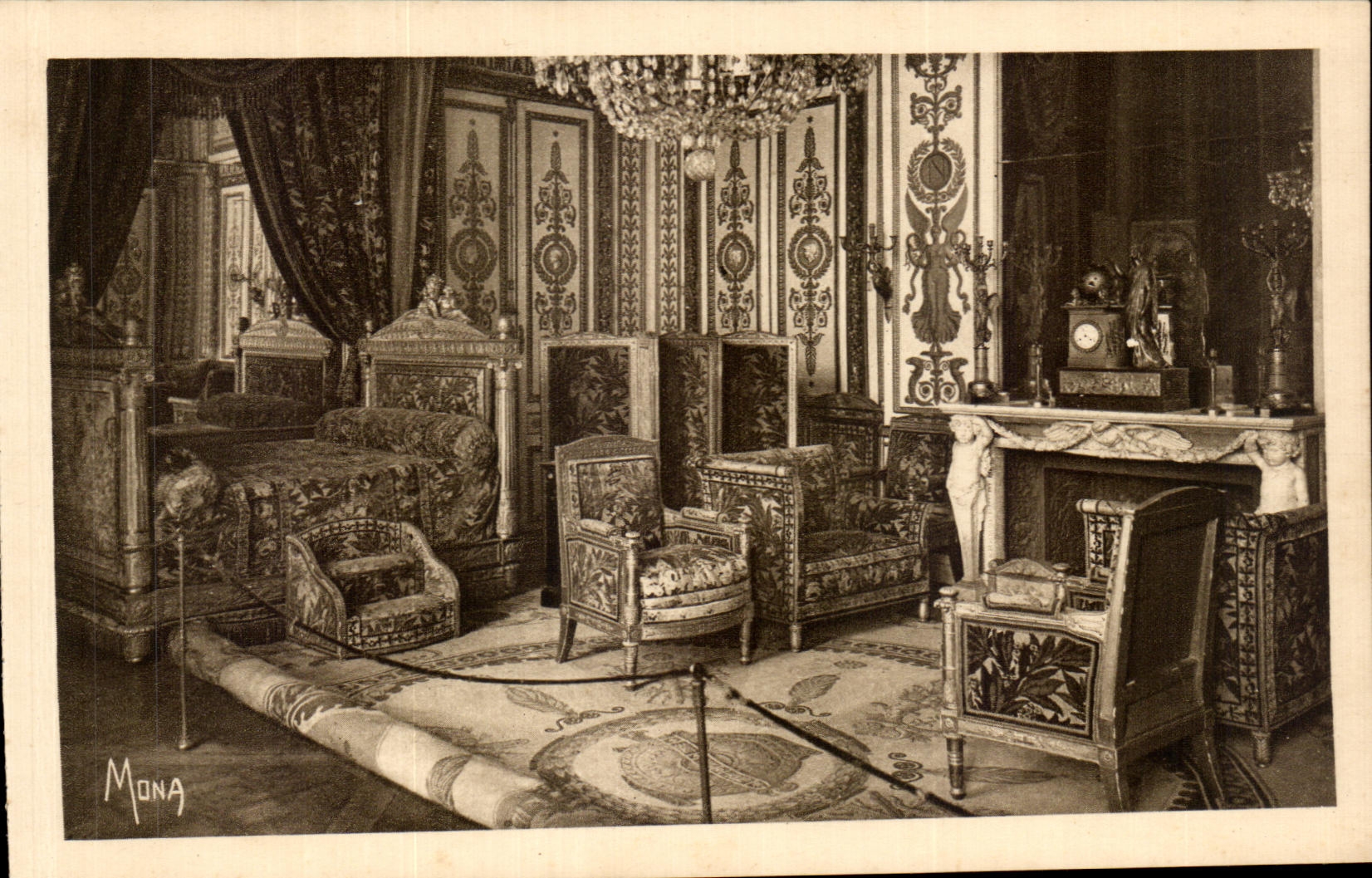 Chambre à coucher de Napoléon Ier — Palais de Fontainebleau — éditeur MONA, n° 506
