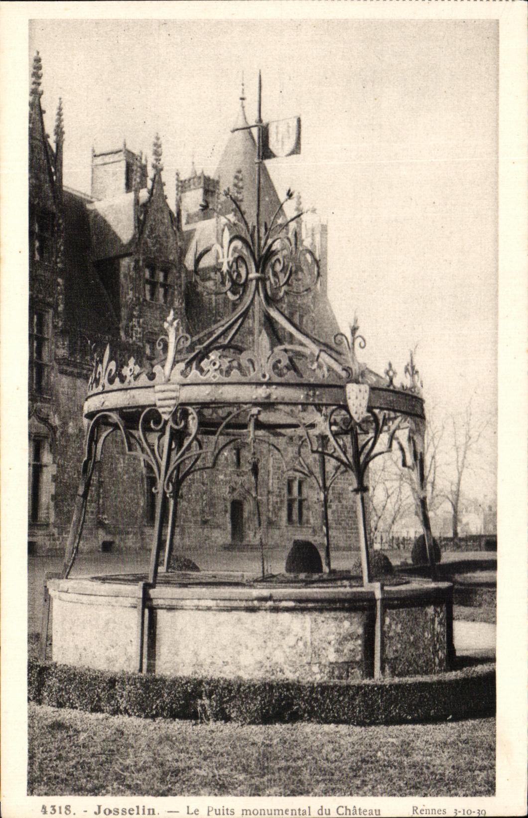 Josselin — Le Puits monumental du Château — Rennes 3-10-39