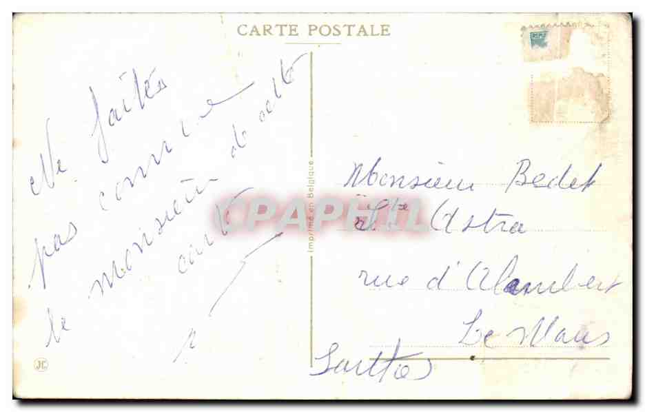 L'homme et la lune souriante — 'TIENS... ELLE A FAIT DES PETITS!' — Vallée de Confolens — Reverso