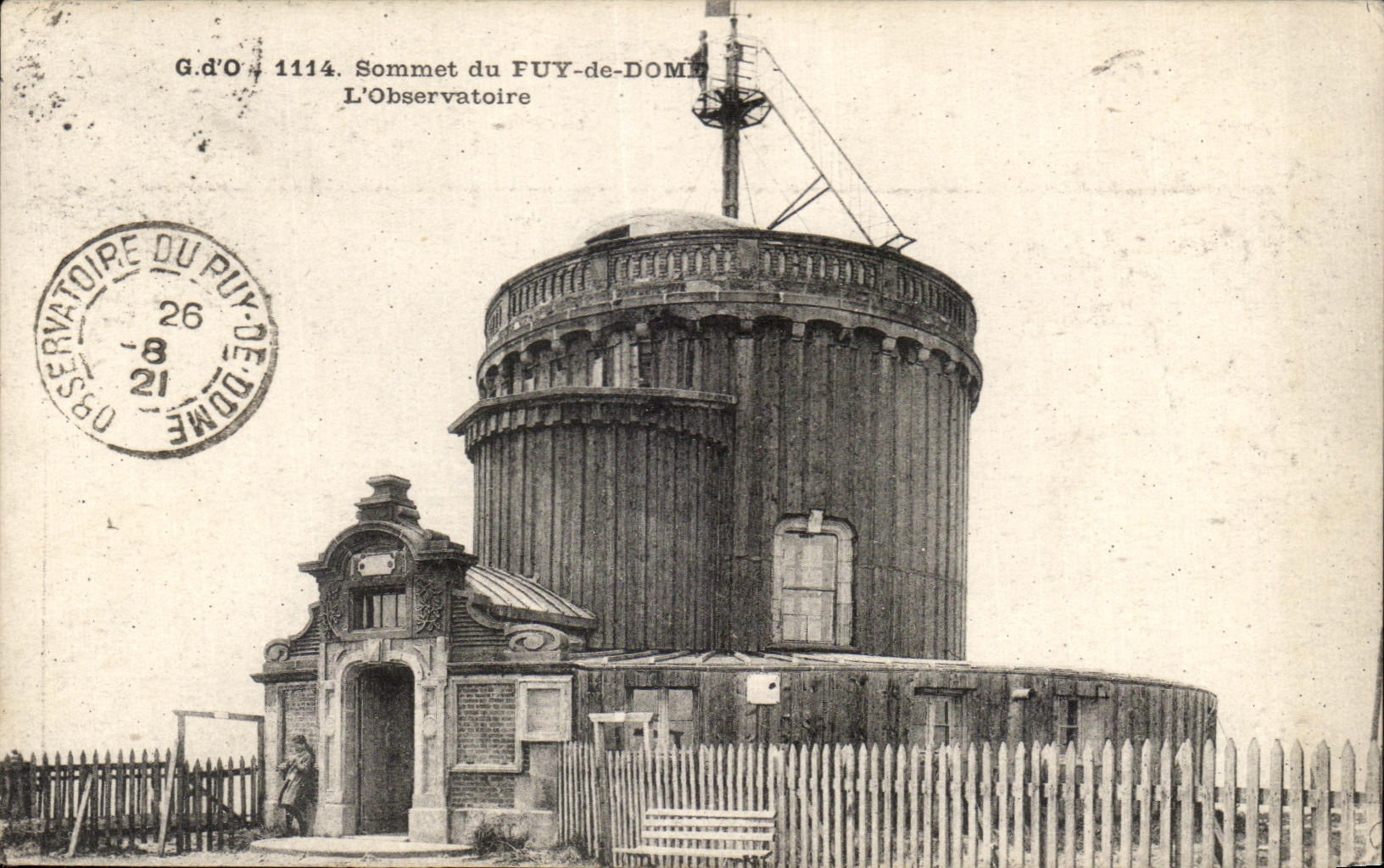 Sommet du FUY-de-DOME — L'Observatoire — G.d'O 1114