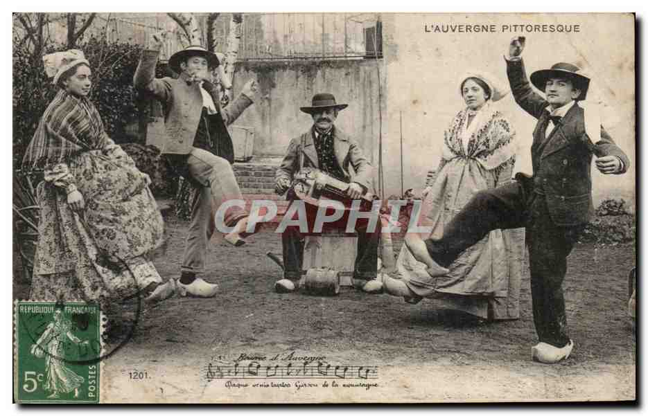 CPA L Auvergne Pittoresque folklore Costume