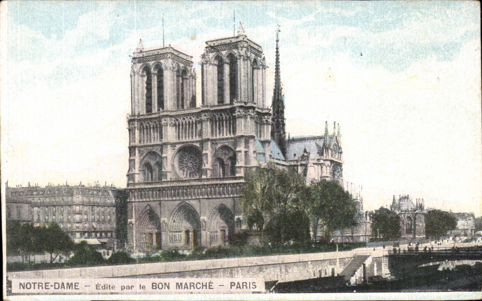 CPA Notre Dame Edite par le Bon Marche Paris