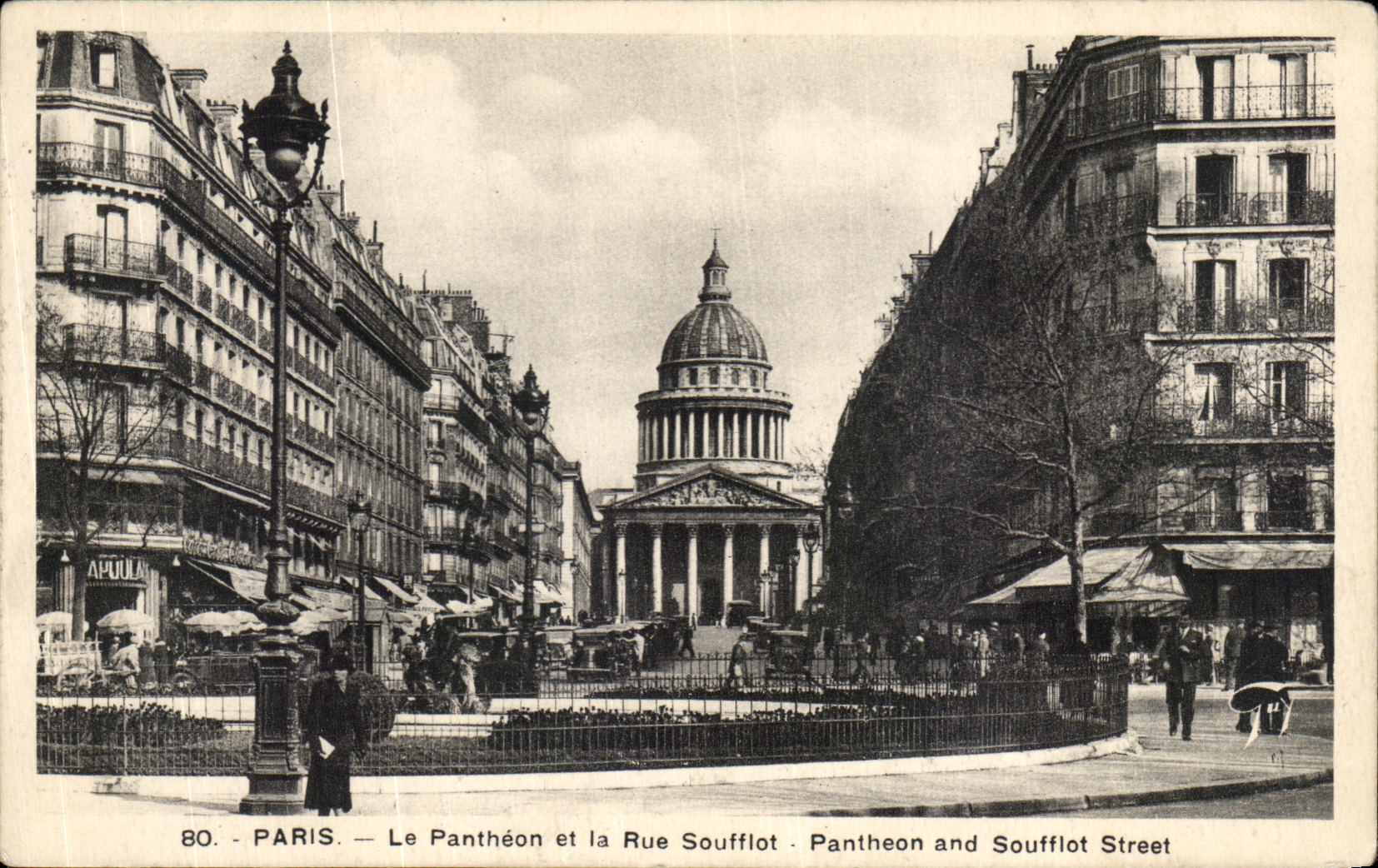 CPA Paris Le Pantheon et la Rue Soufflot Pantheon and Soufflot Street