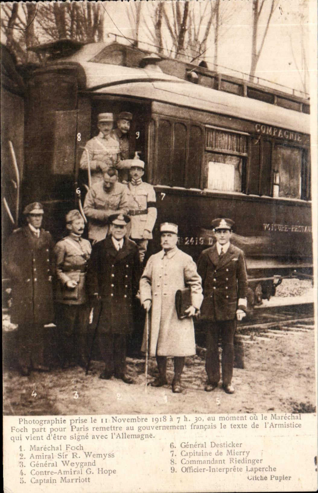 CPA compiegne Militaria Armistice Novembre 1918 