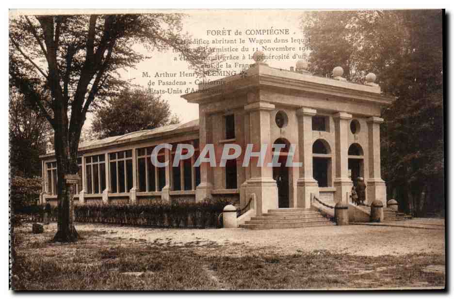CPA Foret de Compiegne Edifice abritant le wagon de l armistice 1918 Militaria