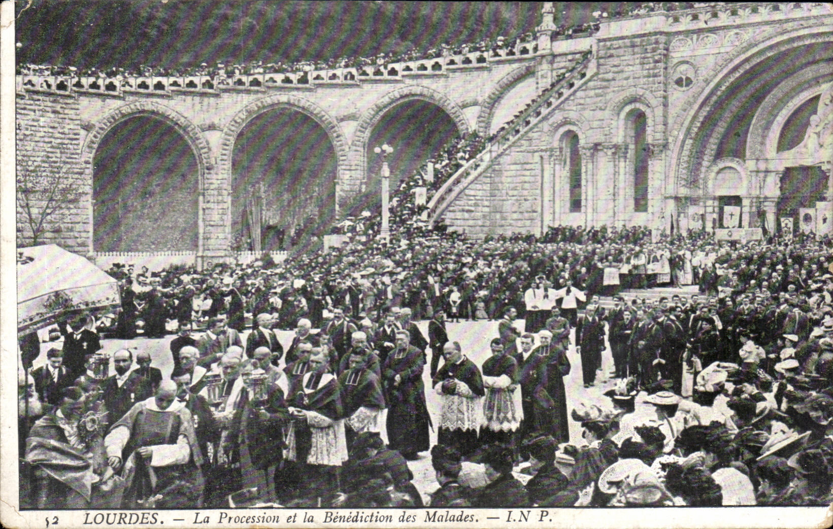 CPA Lourdes La Procession et la Benediction des Malades