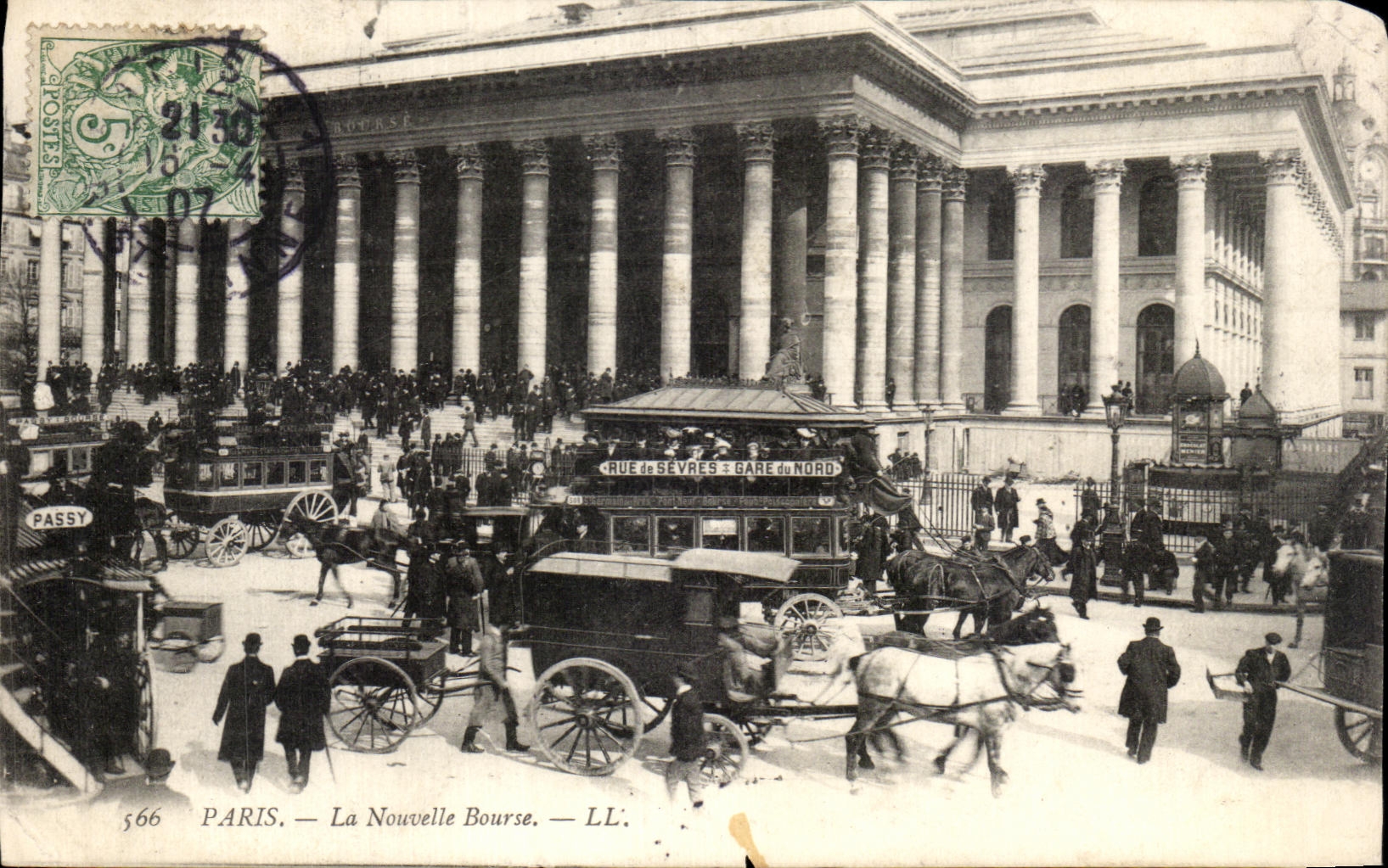 CPA Paris La Nouvelle Bourse Rue de Sevres Gare du Nord