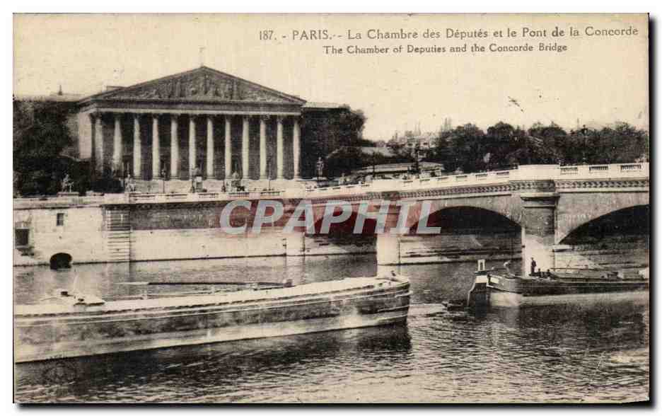 CPA Paris La Chambre des Deputes et le Pont de la Concorde Peniche 