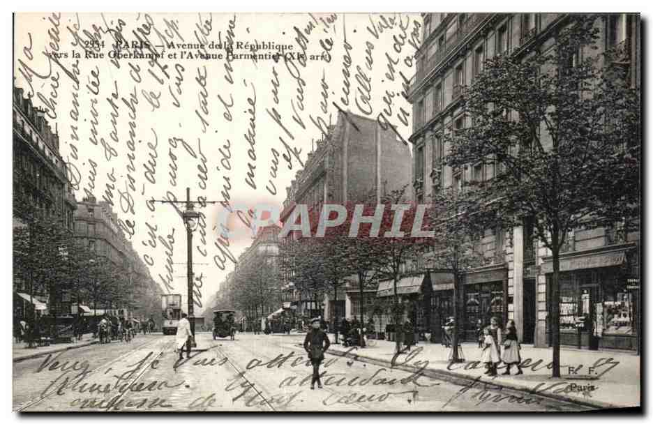 CPA Paris Avenue de la Republique vers la rue Oberkampf et l avenue parmentier Enfants