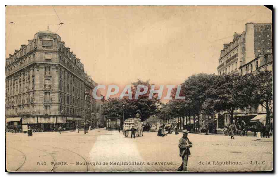 CPA Paris Boulevard de Menilmontant a l Avenue de la Republique